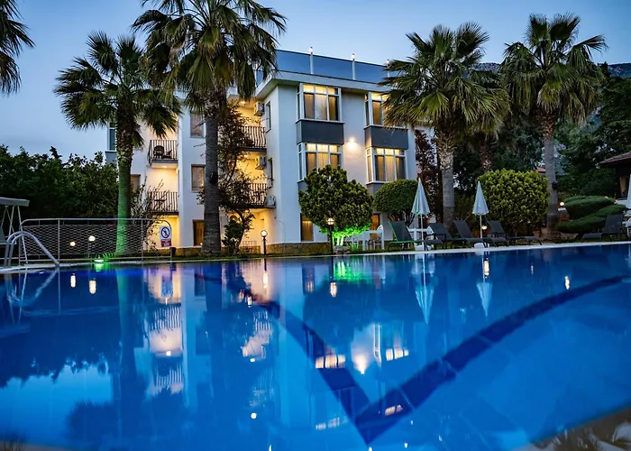 Carrington Hotel 4*
