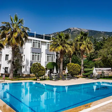Carrington Otel